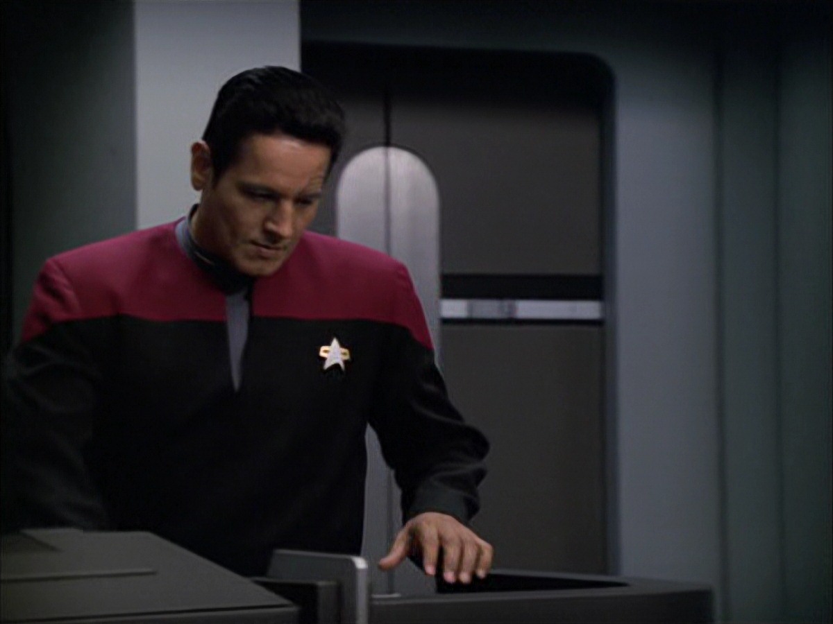 extant_StarTrek_VOY_7x09_7x10-FleshAndBlood_3370.jpg