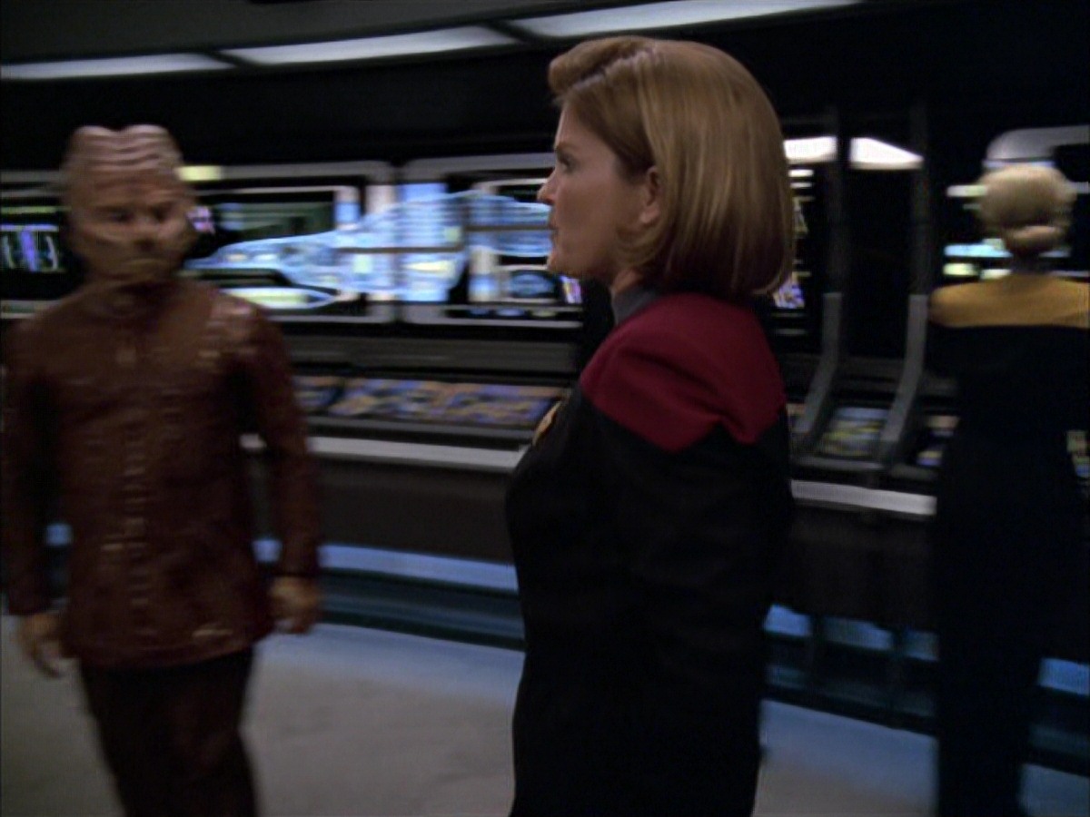 extant_StarTrek_VOY_7x09_7x10-FleshAndBlood_3377.jpg