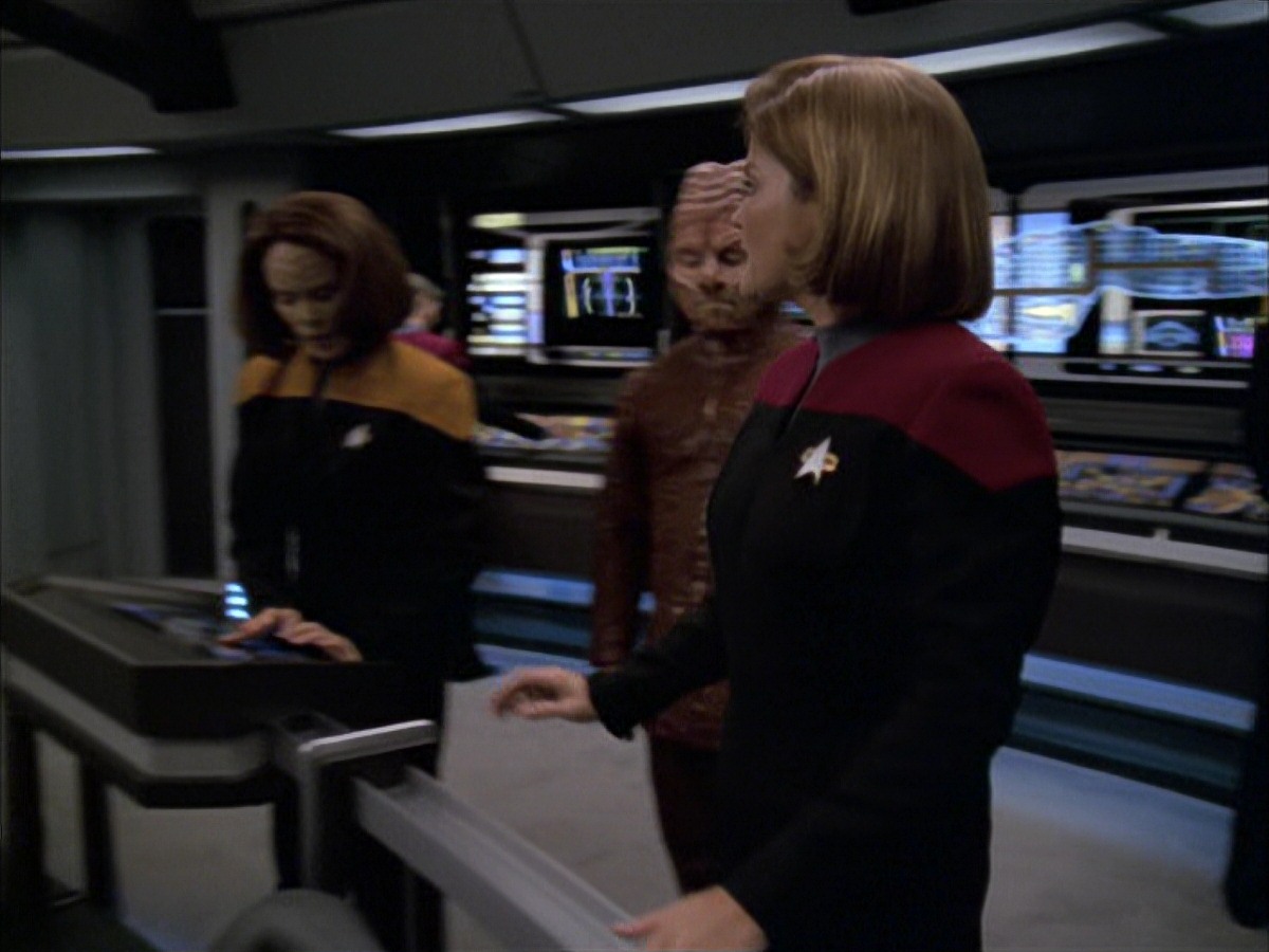 extant_StarTrek_VOY_7x09_7x10-FleshAndBlood_3378.jpg
