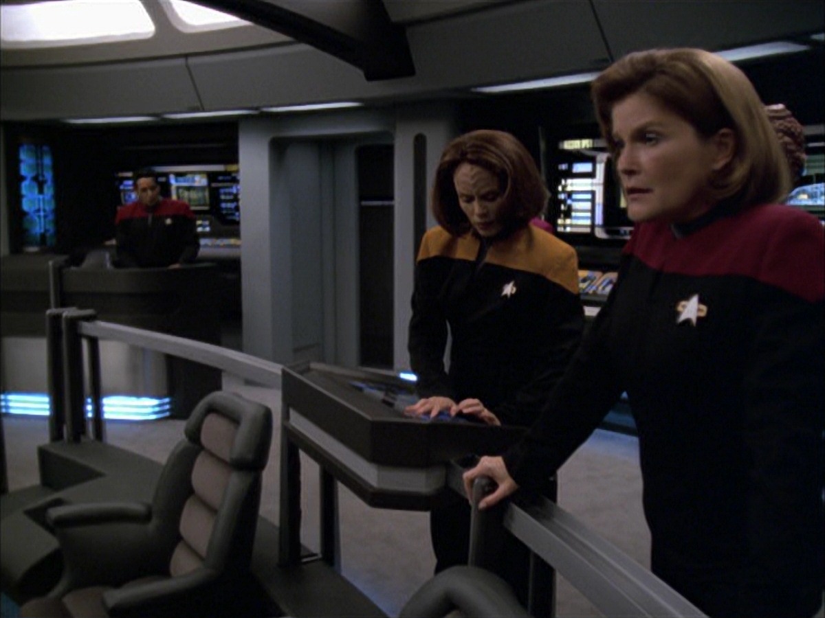 extant_StarTrek_VOY_7x09_7x10-FleshAndBlood_3381.jpg