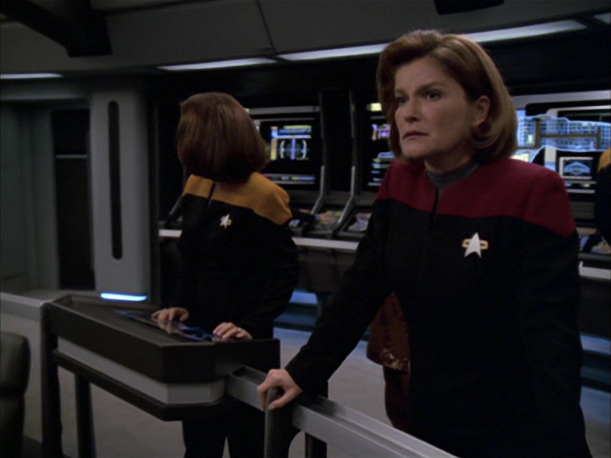 extant_StarTrek_VOY_7x09_7x10-FleshAndBlood_3386.jpg