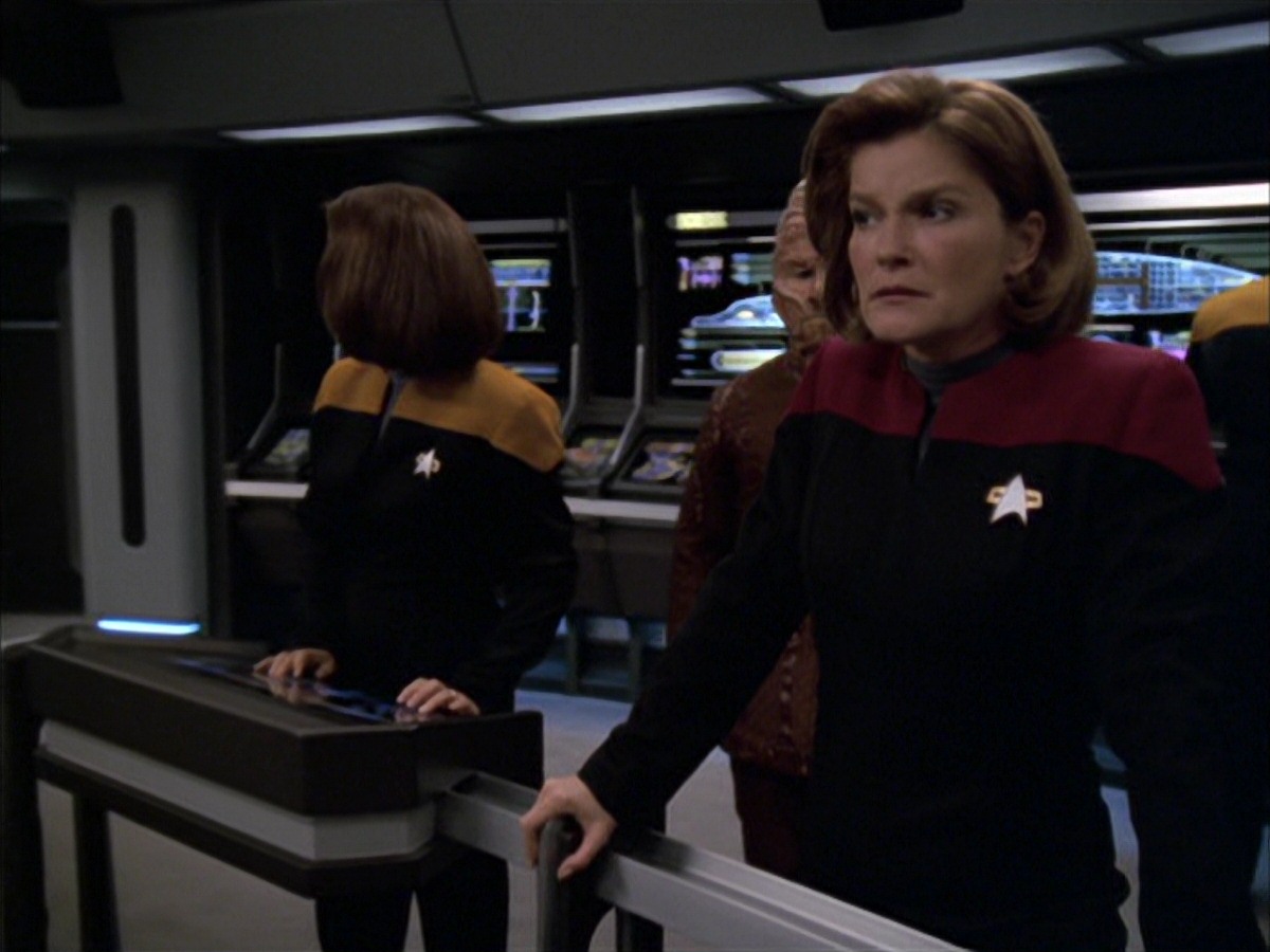 extant_StarTrek_VOY_7x09_7x10-FleshAndBlood_3387.jpg