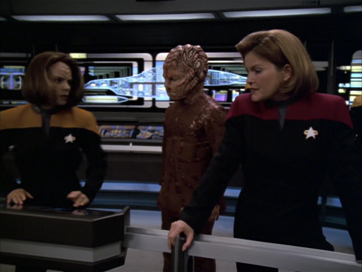 extant_StarTrek_VOY_7x09_7x10-FleshAndBlood_3392.jpg
