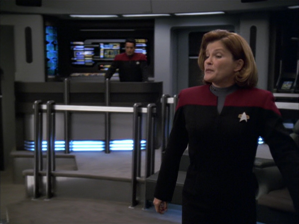 extant_StarTrek_VOY_7x09_7x10-FleshAndBlood_3433.jpg