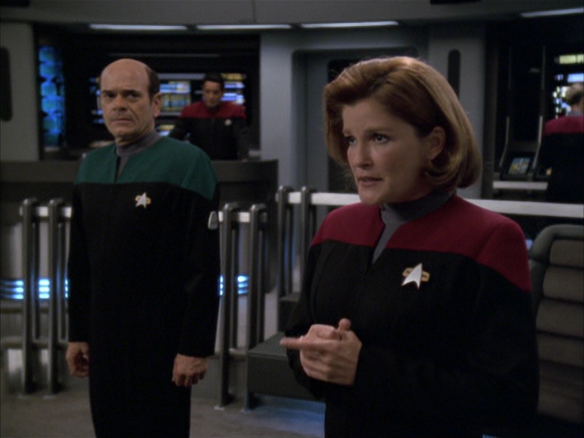 extant_StarTrek_VOY_7x09_7x10-FleshAndBlood_3449.jpg