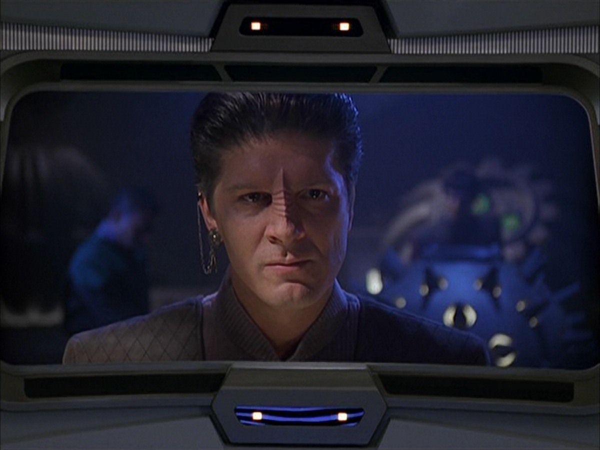 extant_StarTrek_VOY_7x09_7x10-FleshAndBlood_3454.jpg