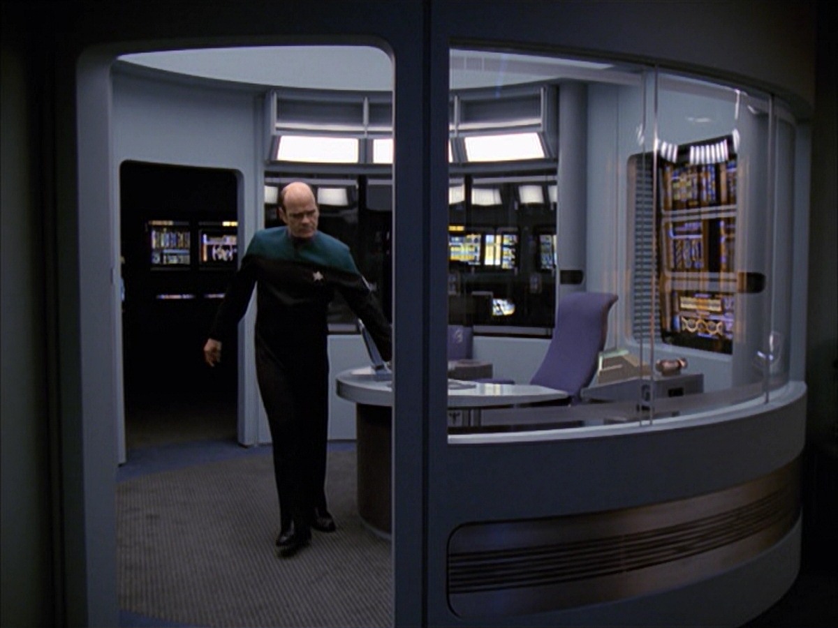 extant_StarTrek_VOY_7x09_7x10-FleshAndBlood_3577.jpg