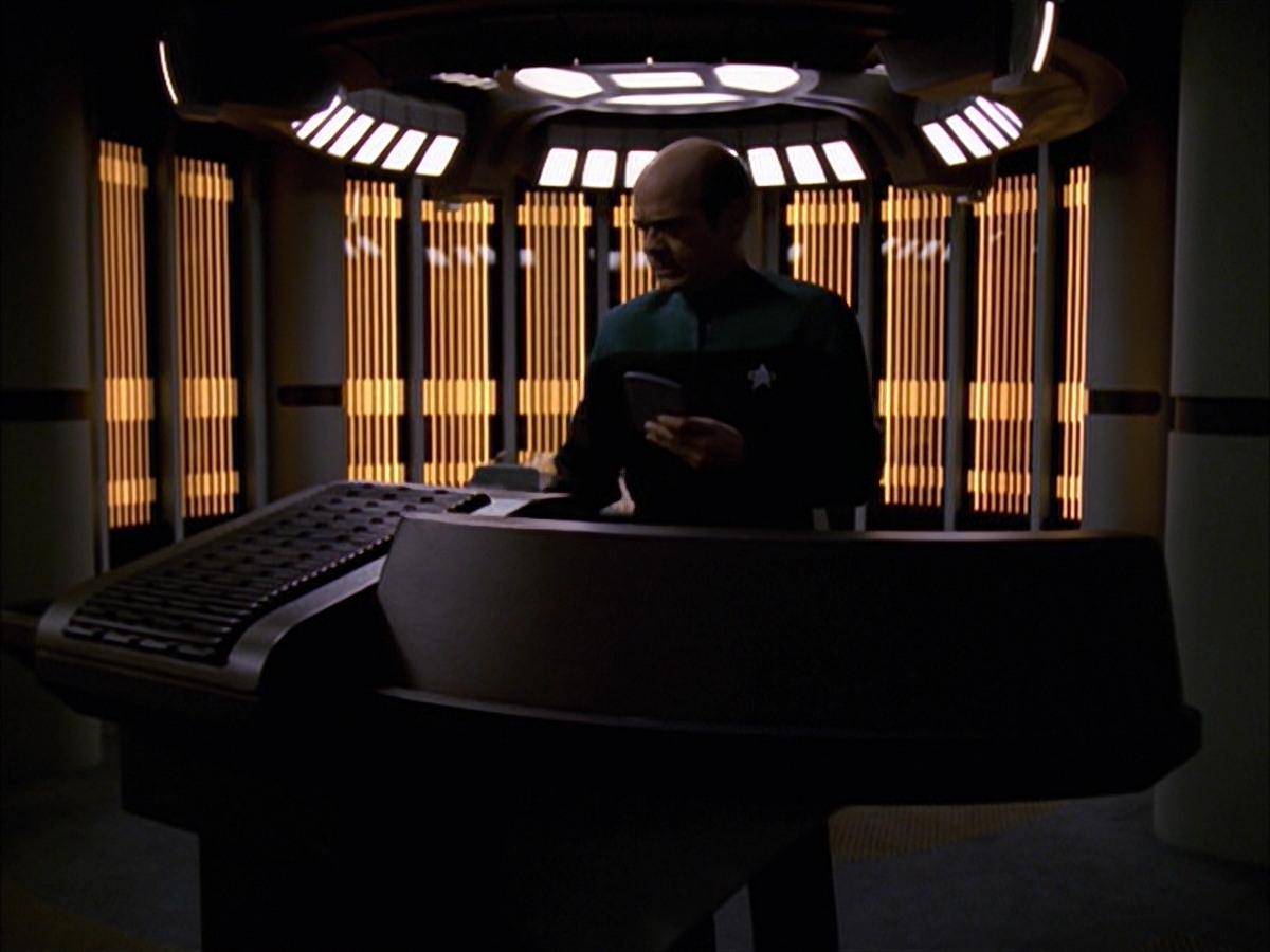 extant_StarTrek_VOY_7x09_7x10-FleshAndBlood_3587.jpg