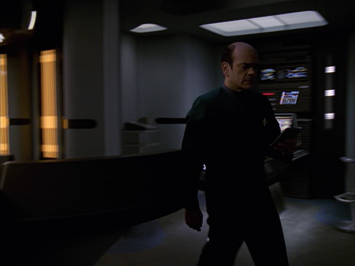 extant_StarTrek_VOY_7x09_7x10-FleshAndBlood_3594.jpg