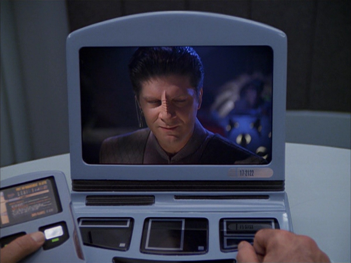 extant_StarTrek_VOY_7x09_7x10-FleshAndBlood_3615.jpg