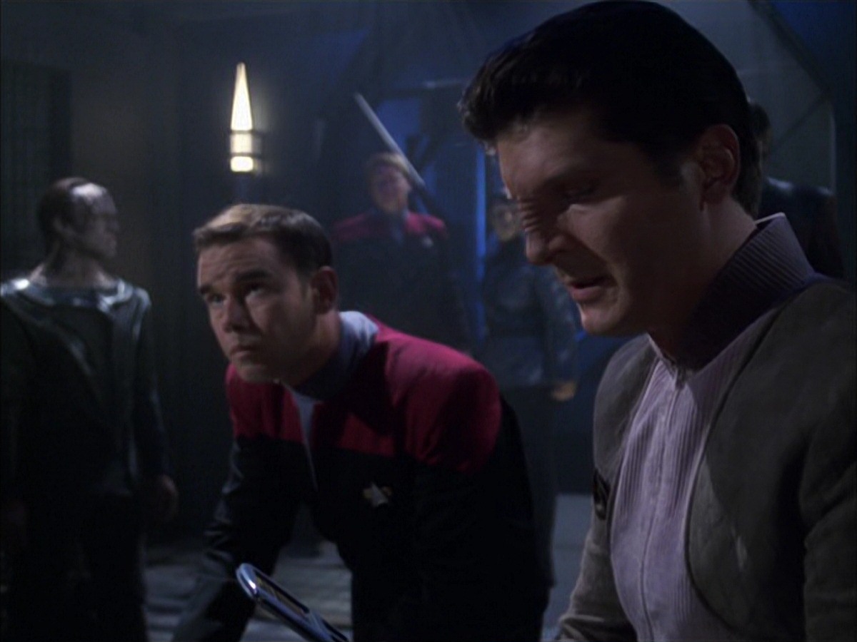 extant_StarTrek_VOY_7x09_7x10-FleshAndBlood_3663.jpg