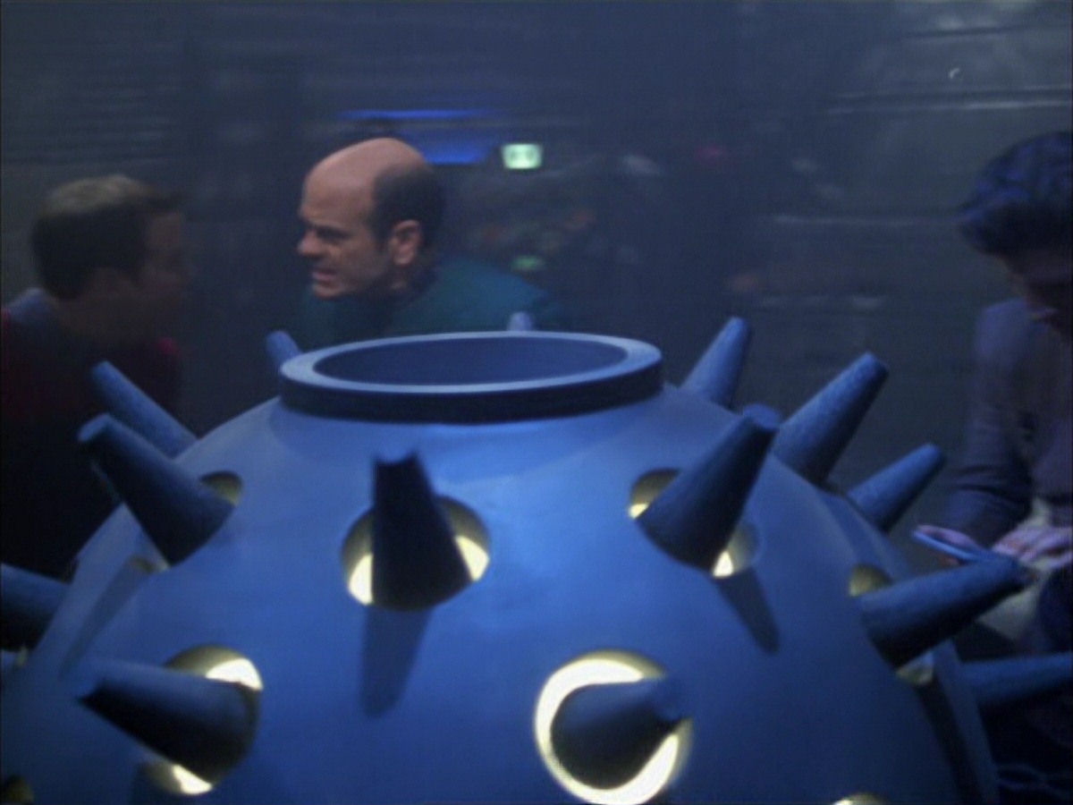 extant_StarTrek_VOY_7x09_7x10-FleshAndBlood_3700.jpg