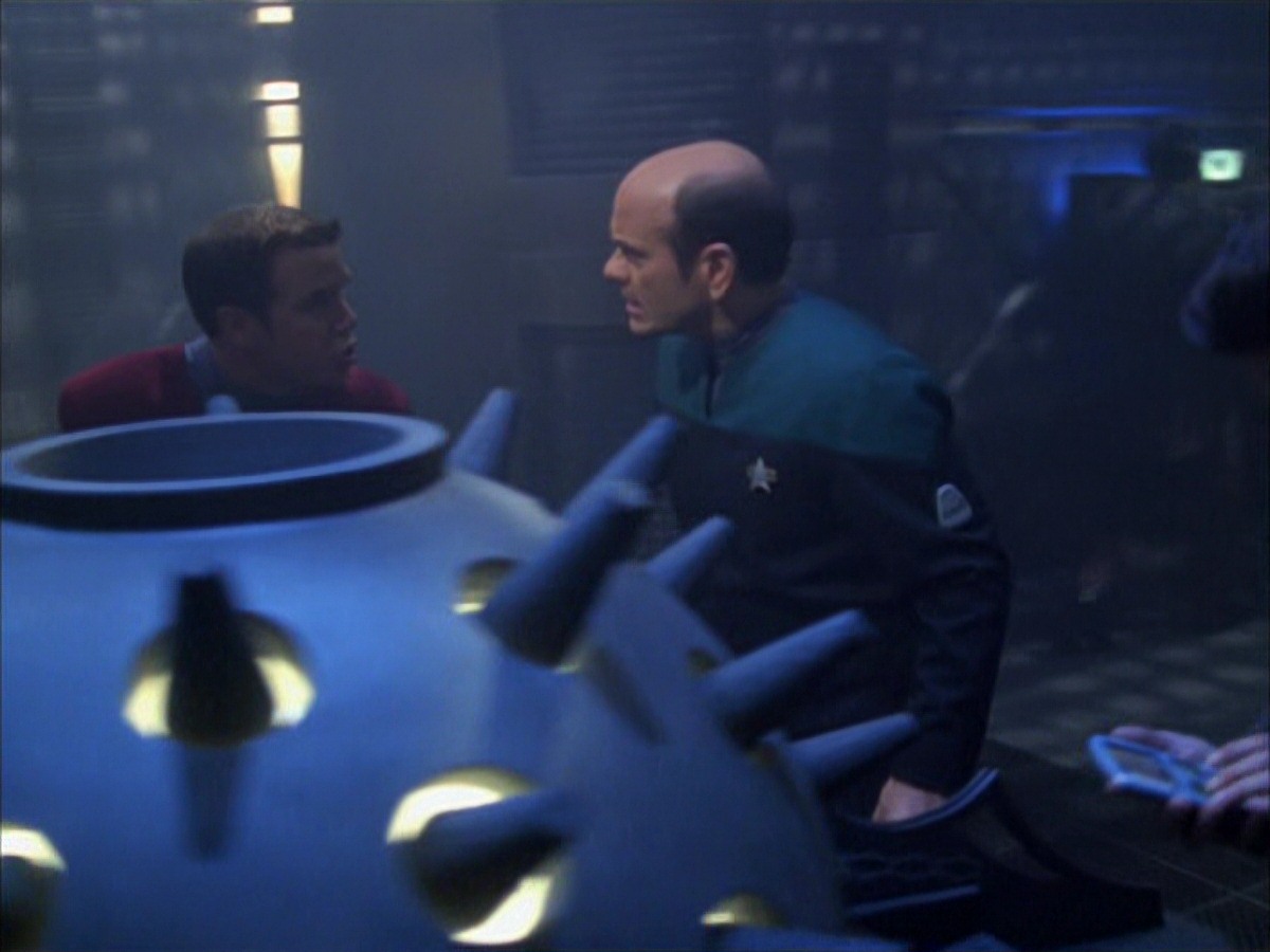 extant_StarTrek_VOY_7x09_7x10-FleshAndBlood_3701.jpg