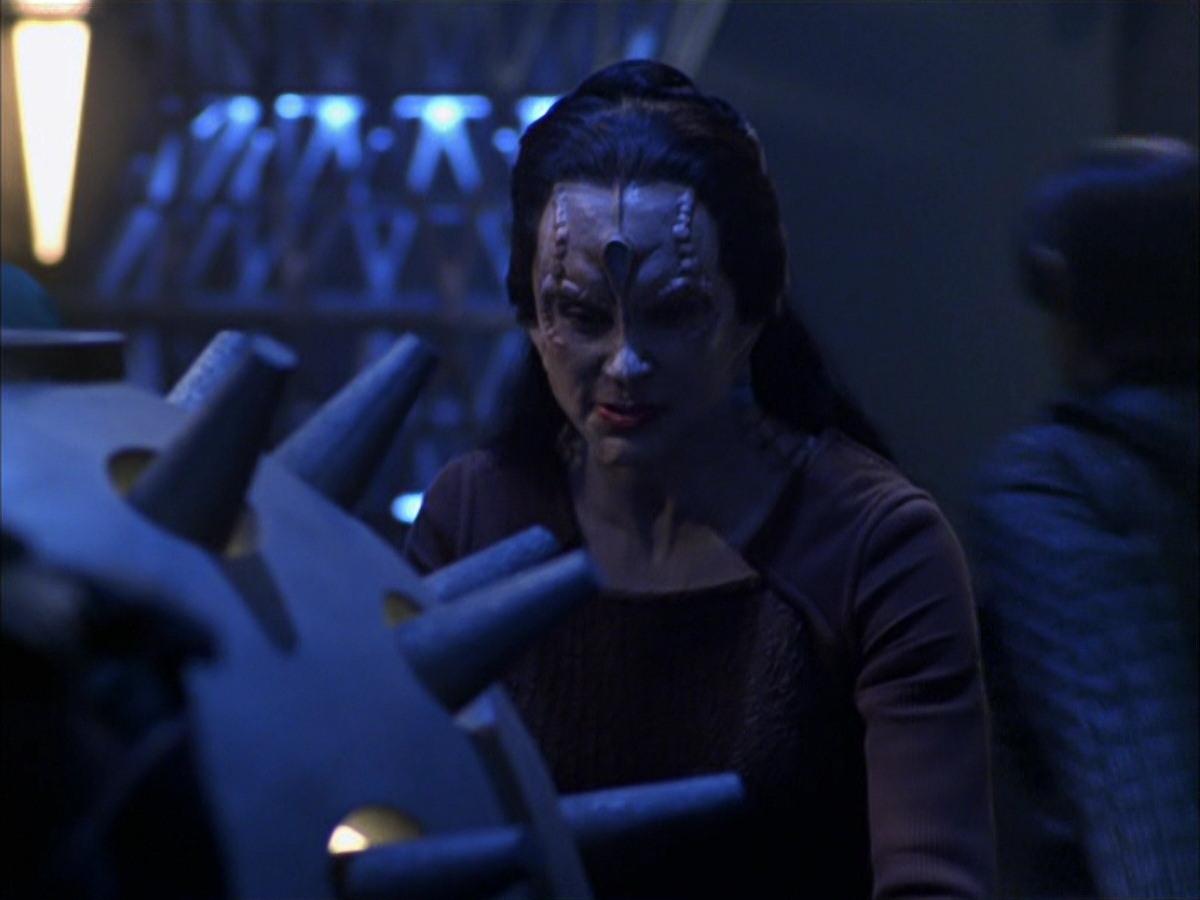 extant_StarTrek_VOY_7x09_7x10-FleshAndBlood_3728.jpg
