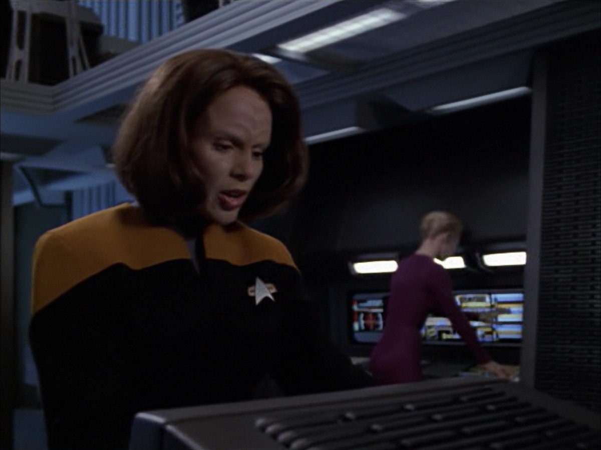 extant_StarTrek_VOY_7x09_7x10-FleshAndBlood_3744.jpg