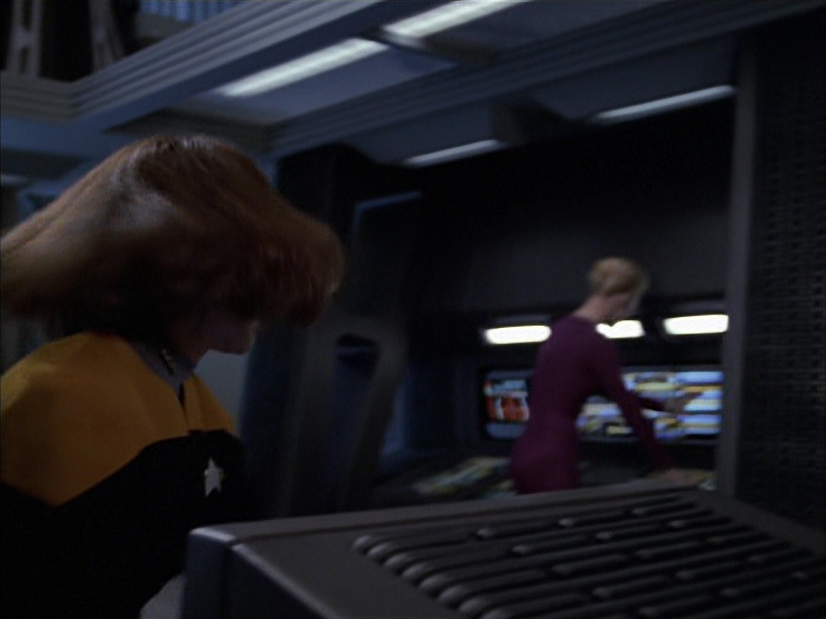 extant_StarTrek_VOY_7x09_7x10-FleshAndBlood_3757.jpg