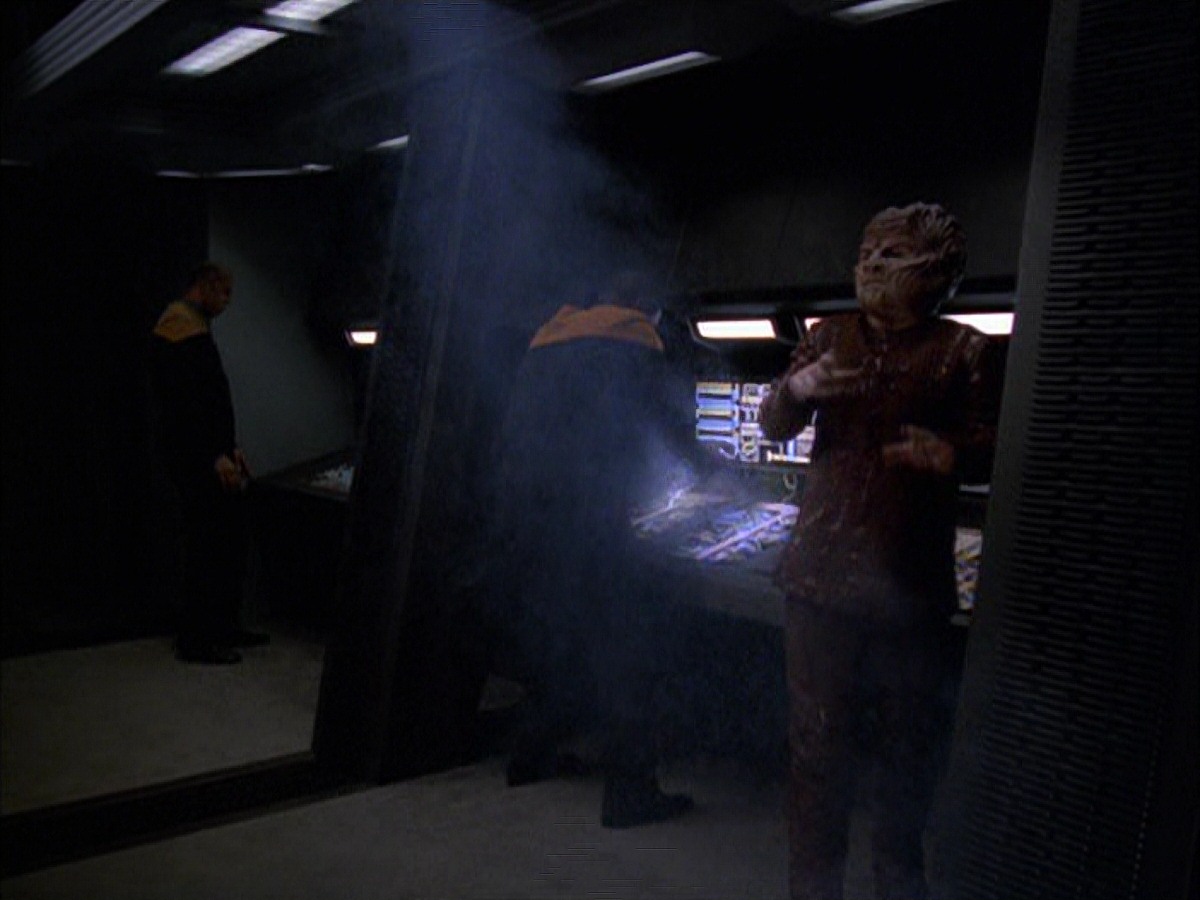 extant_StarTrek_VOY_7x09_7x10-FleshAndBlood_3783.jpg