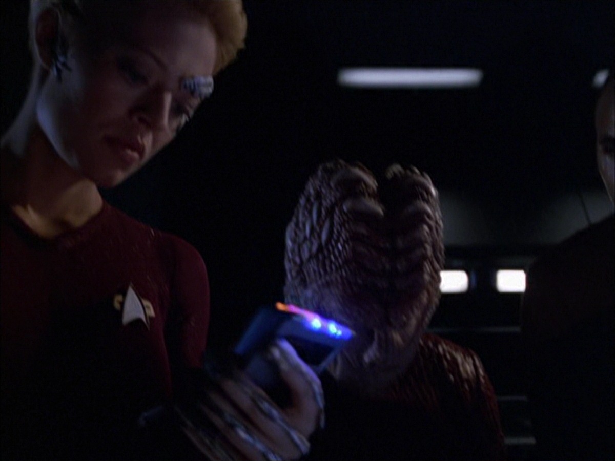 extant_StarTrek_VOY_7x09_7x10-FleshAndBlood_3817.jpg