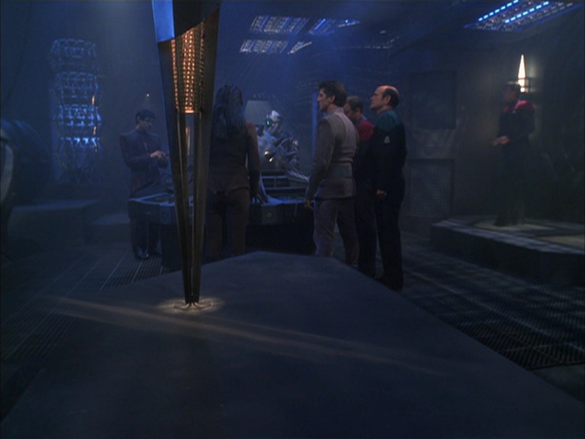 extant_StarTrek_VOY_7x09_7x10-FleshAndBlood_3827.jpg