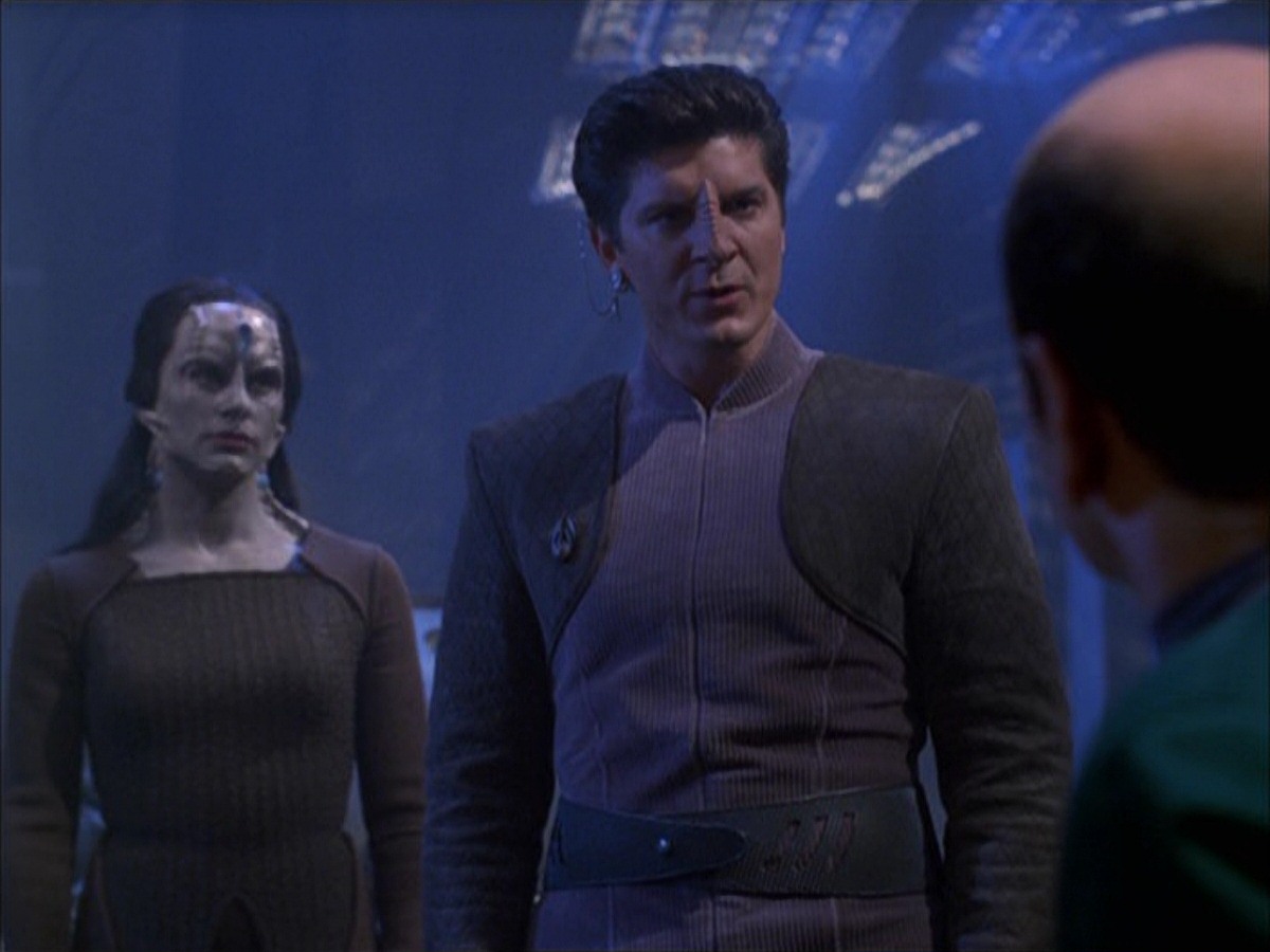 extant_StarTrek_VOY_7x09_7x10-FleshAndBlood_3875.jpg