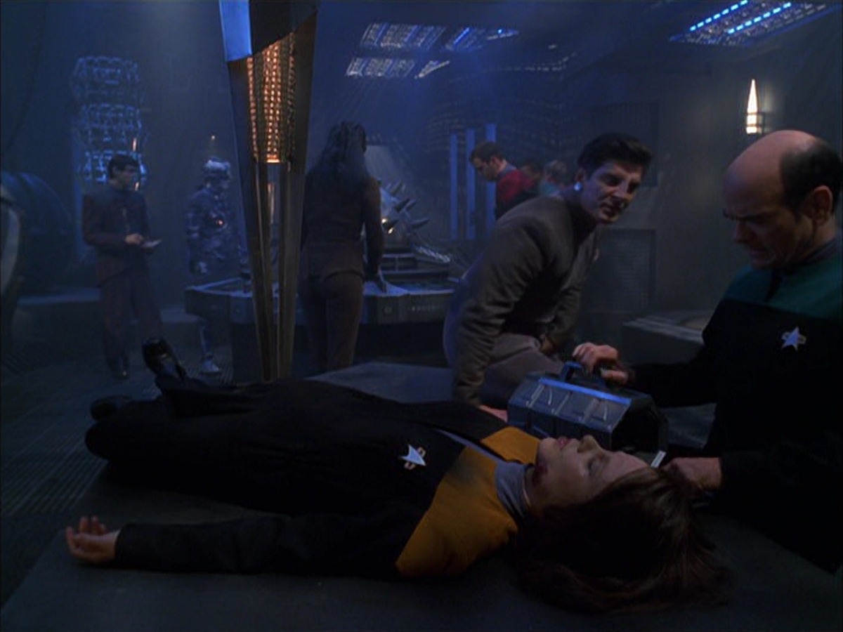 extant_StarTrek_VOY_7x09_7x10-FleshAndBlood_3885.jpg