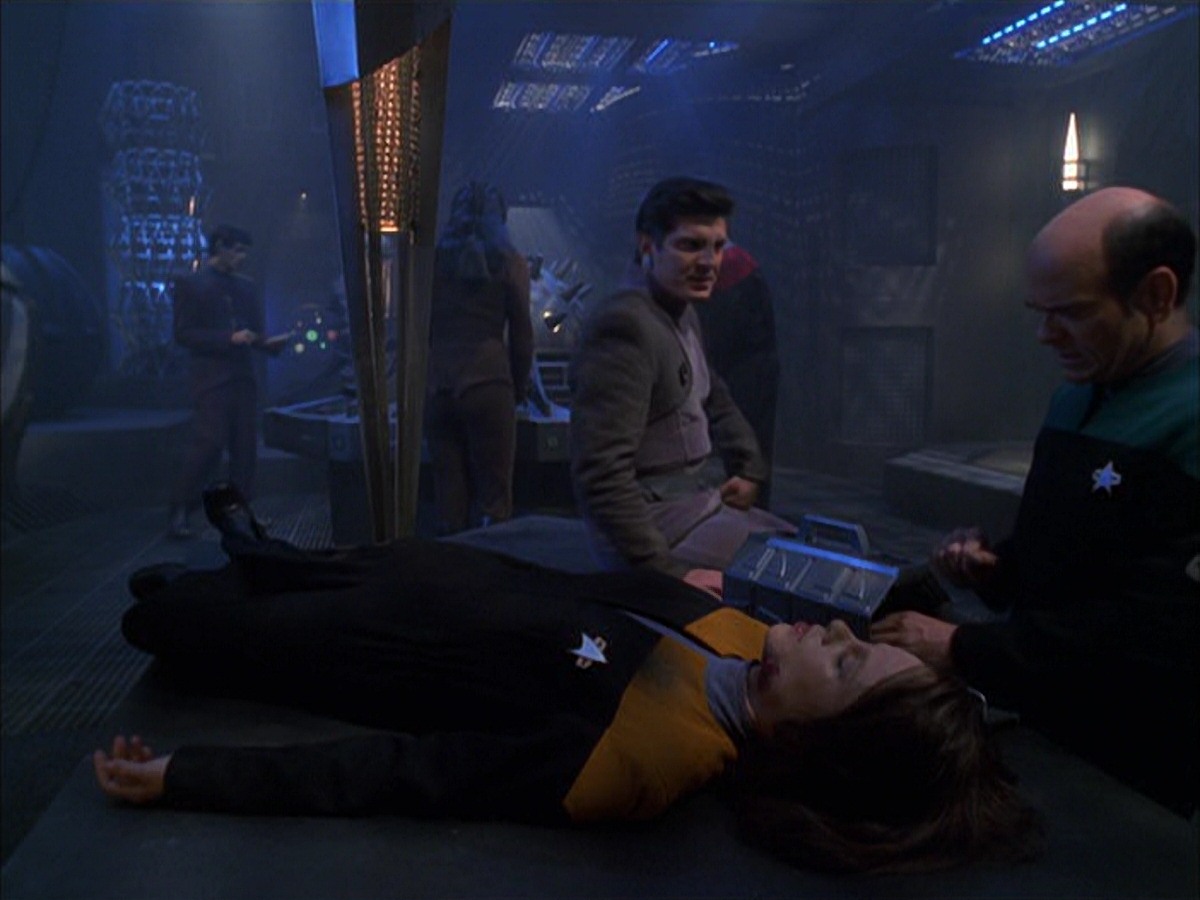 extant_StarTrek_VOY_7x09_7x10-FleshAndBlood_3886.jpg