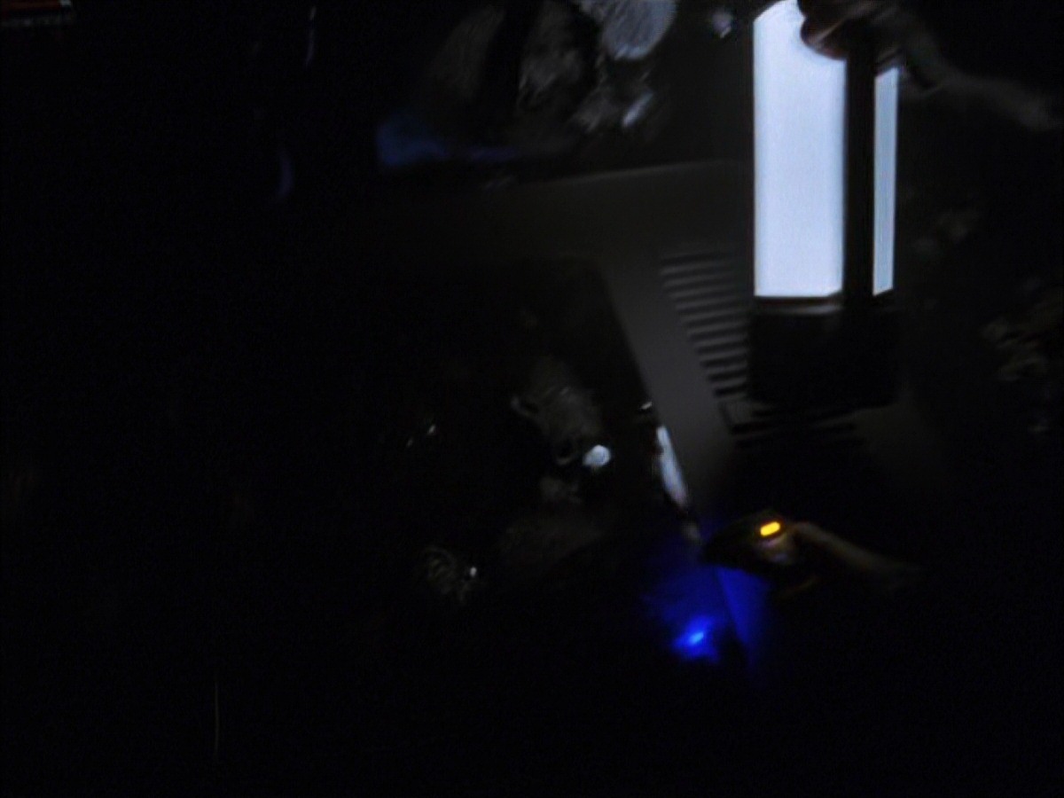 extant_StarTrek_VOY_7x09_7x10-FleshAndBlood_3946.jpg