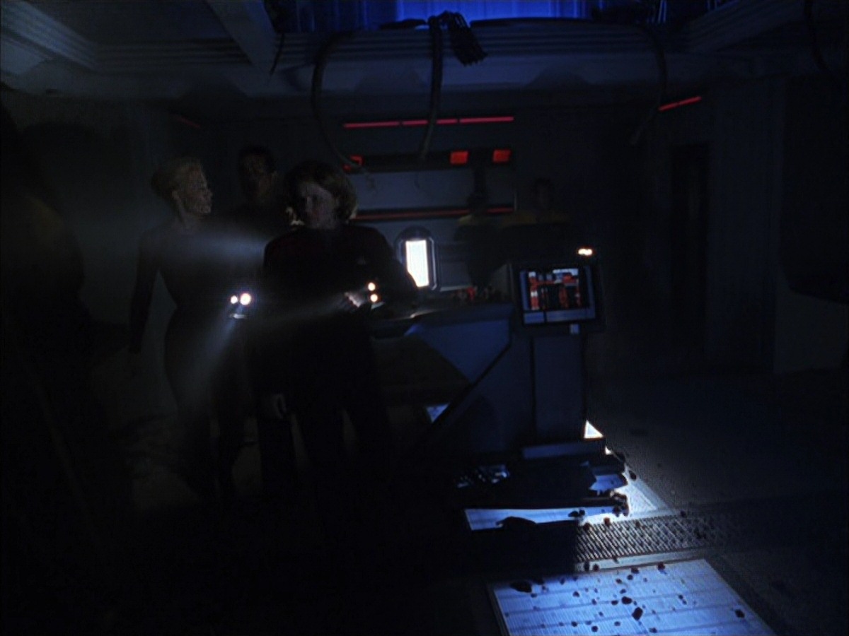extant_StarTrek_VOY_7x09_7x10-FleshAndBlood_3954.jpg