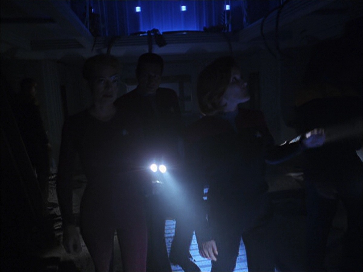 extant_StarTrek_VOY_7x09_7x10-FleshAndBlood_3959.jpg