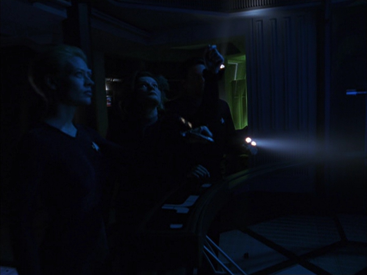 extant_StarTrek_VOY_7x09_7x10-FleshAndBlood_3971.jpg