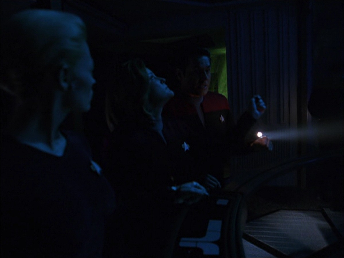 extant_StarTrek_VOY_7x09_7x10-FleshAndBlood_3974.jpg