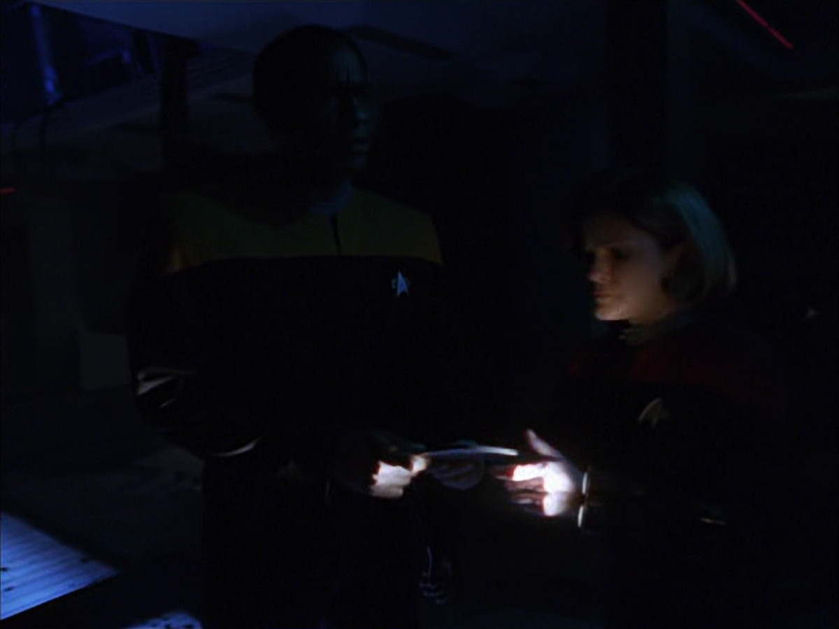 extant_StarTrek_VOY_7x09_7x10-FleshAndBlood_3980.jpg
