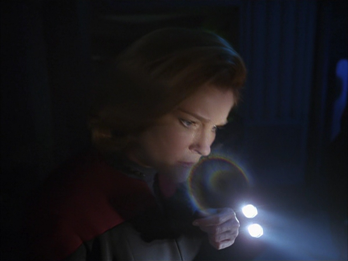 extant_StarTrek_VOY_7x09_7x10-FleshAndBlood_3992.jpg