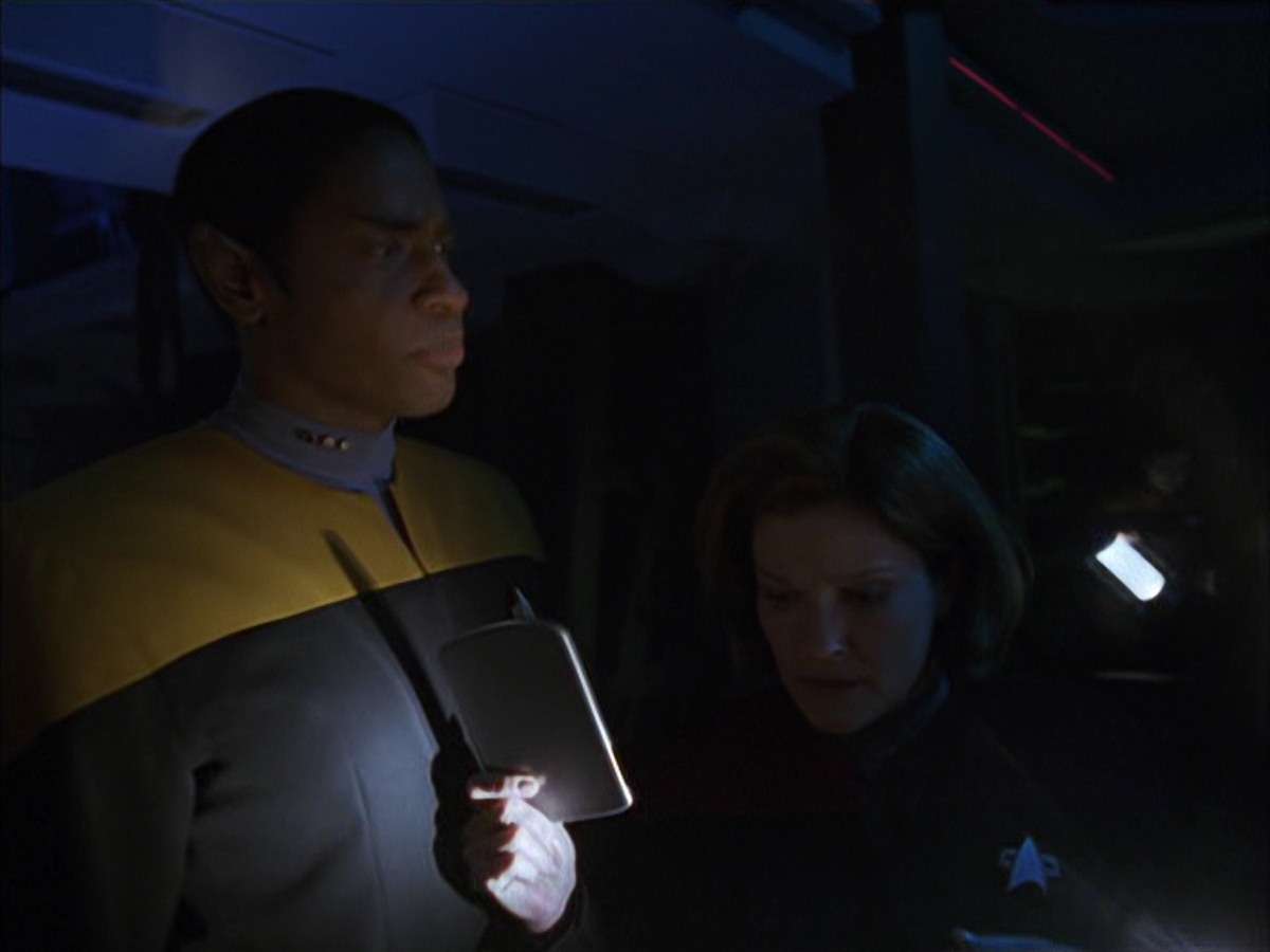 extant_StarTrek_VOY_7x09_7x10-FleshAndBlood_4003.jpg