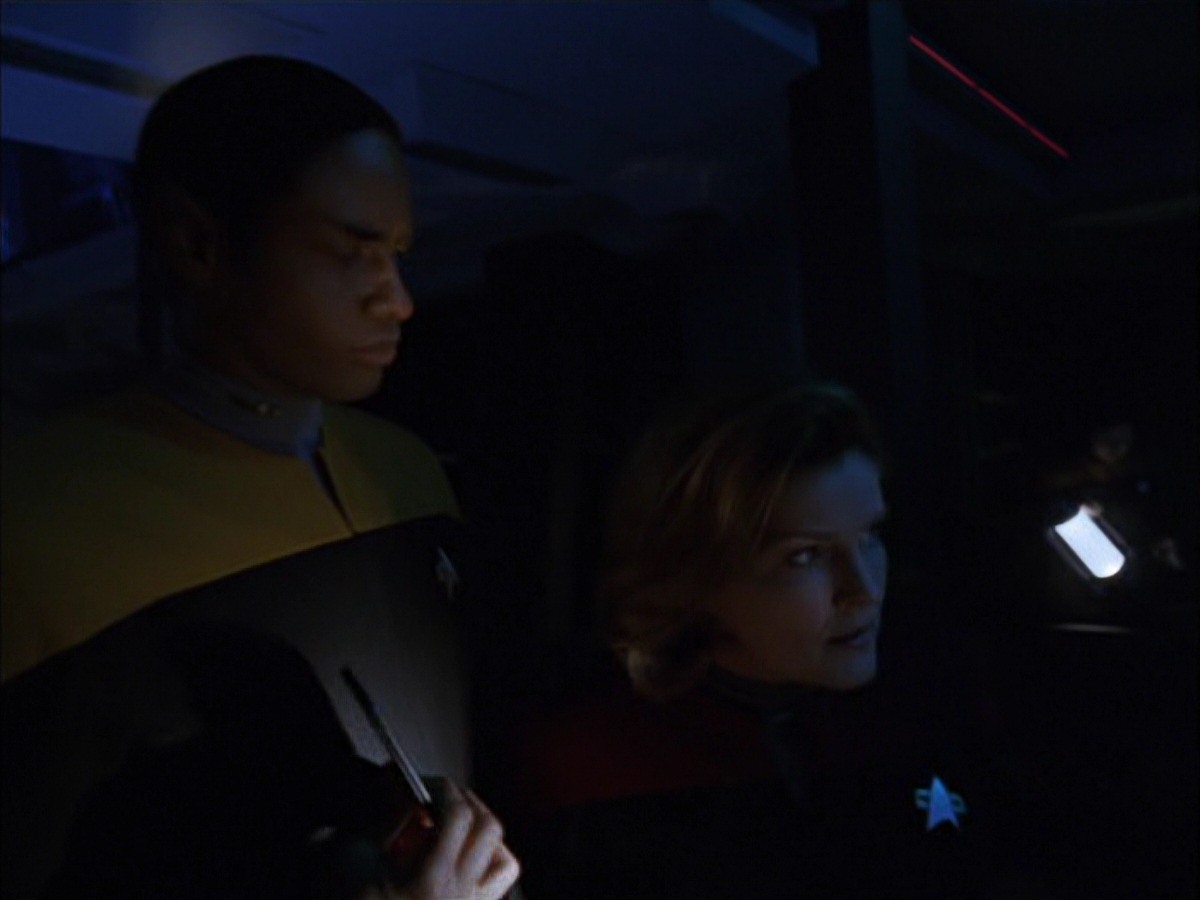 extant_StarTrek_VOY_7x09_7x10-FleshAndBlood_4004.jpg