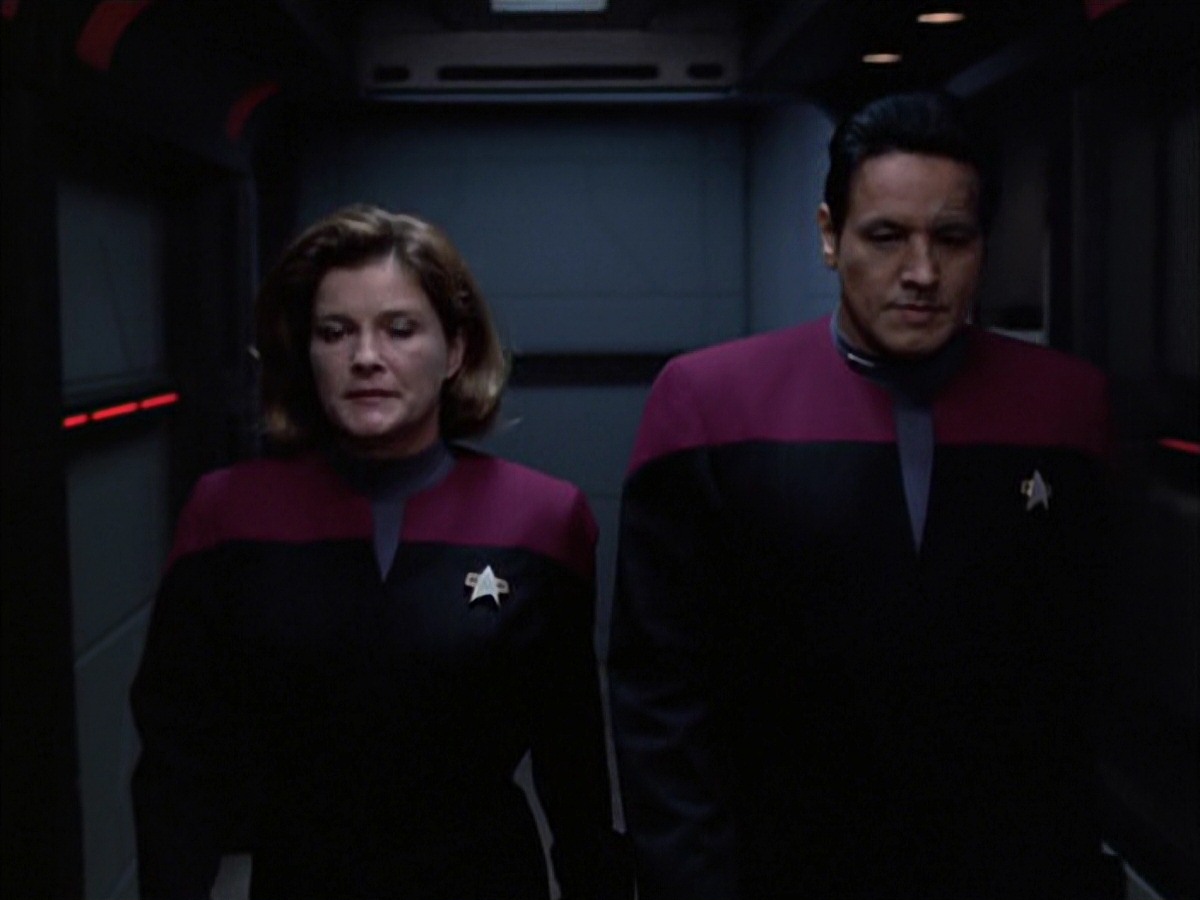 extant_StarTrek_VOY_7x09_7x10-FleshAndBlood_4015.jpg