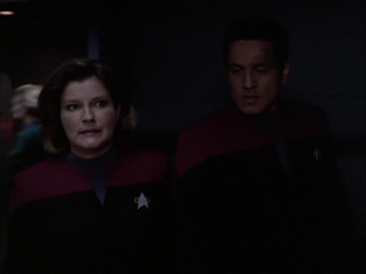 extant_StarTrek_VOY_7x09_7x10-FleshAndBlood_4025.jpg