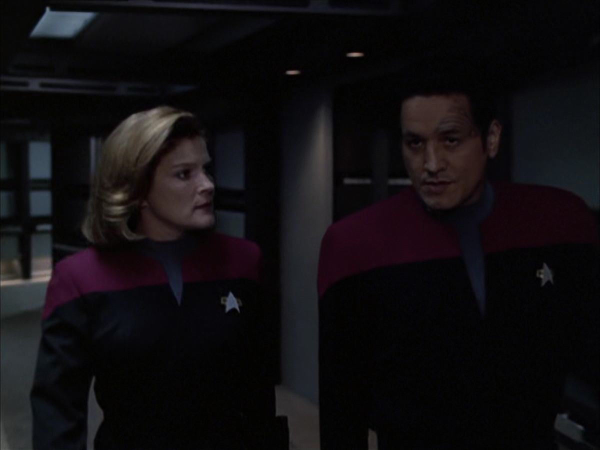 extant_StarTrek_VOY_7x09_7x10-FleshAndBlood_4048.jpg