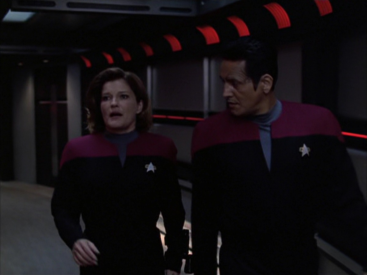 extant_StarTrek_VOY_7x09_7x10-FleshAndBlood_4053.jpg