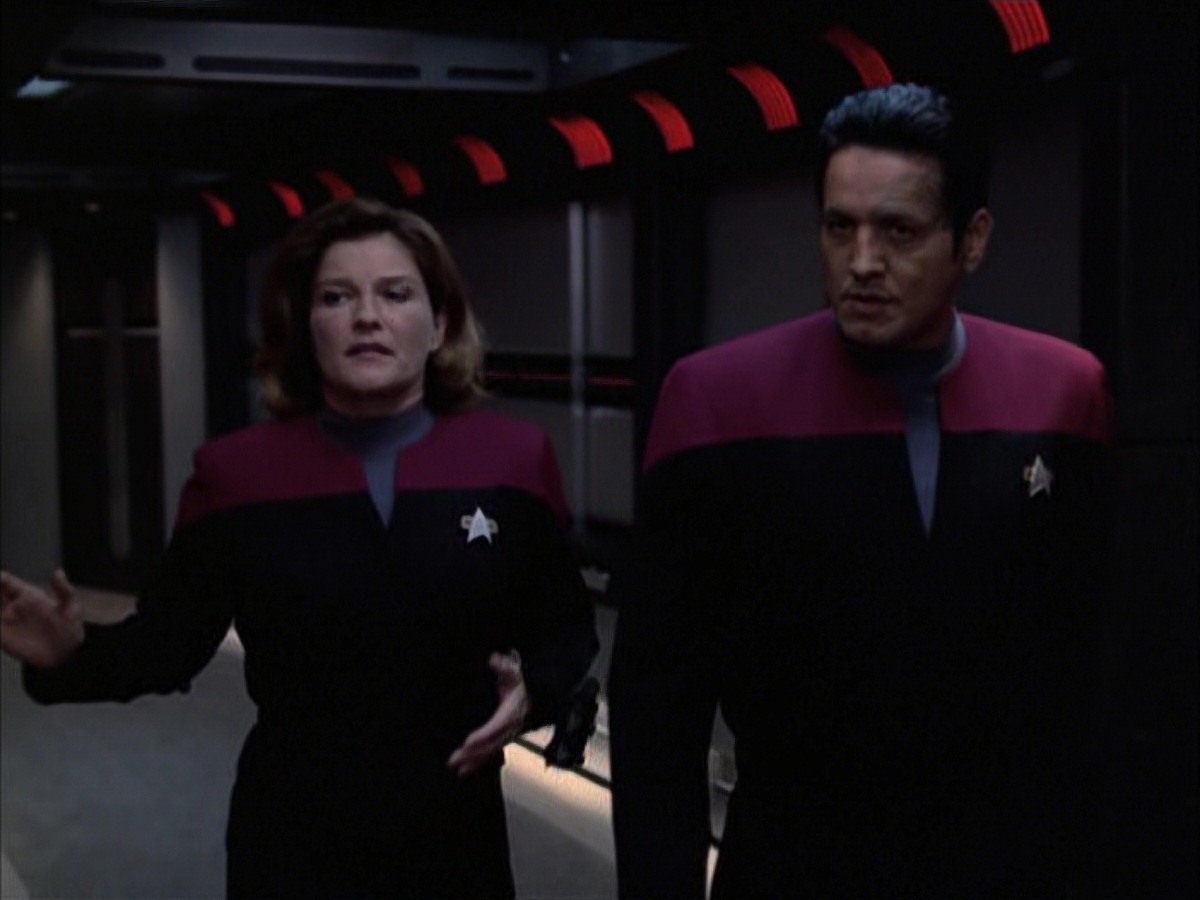 extant_StarTrek_VOY_7x09_7x10-FleshAndBlood_4054.jpg