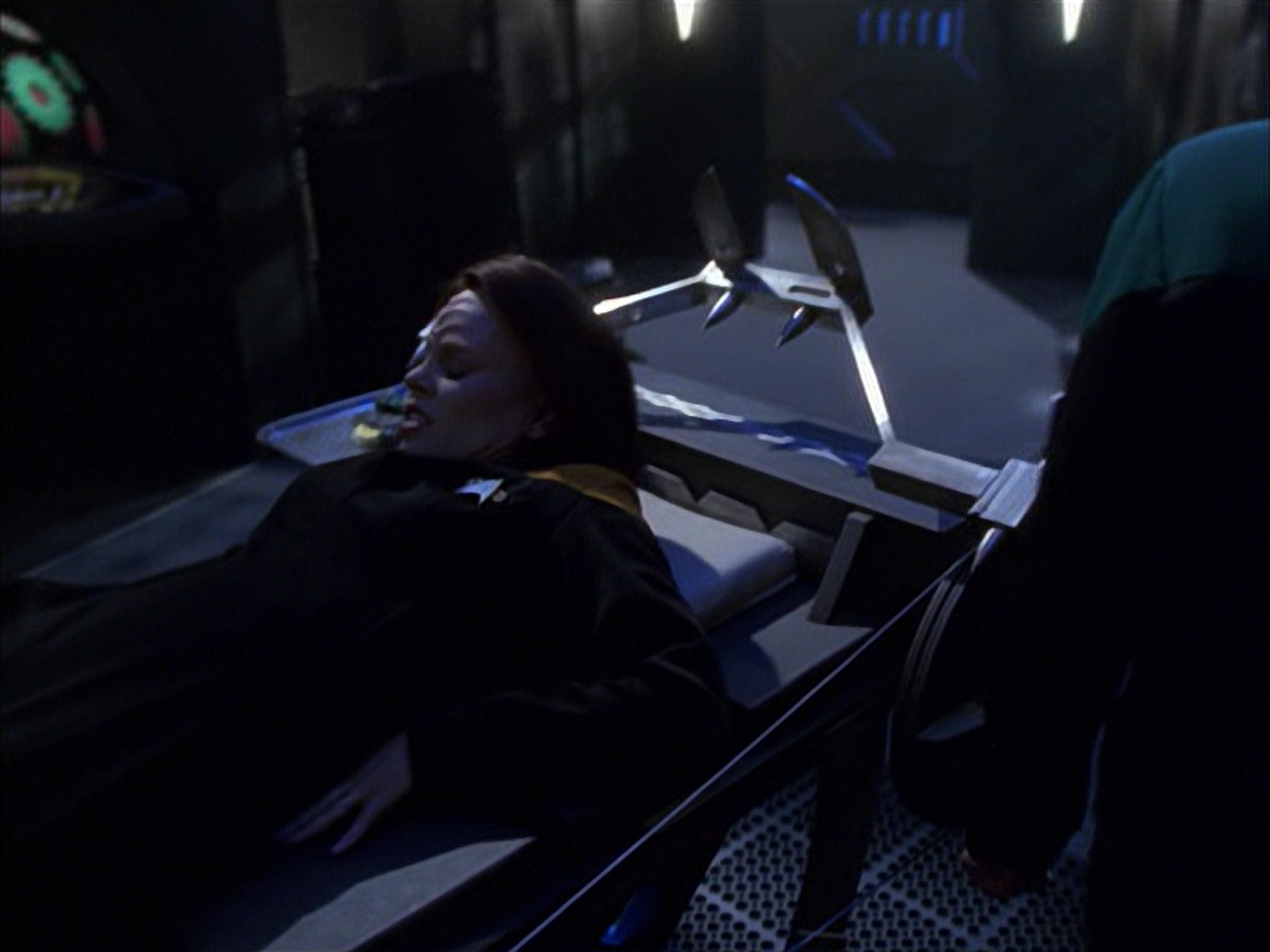 extant_StarTrek_VOY_7x09_7x10-FleshAndBlood_4079.jpg