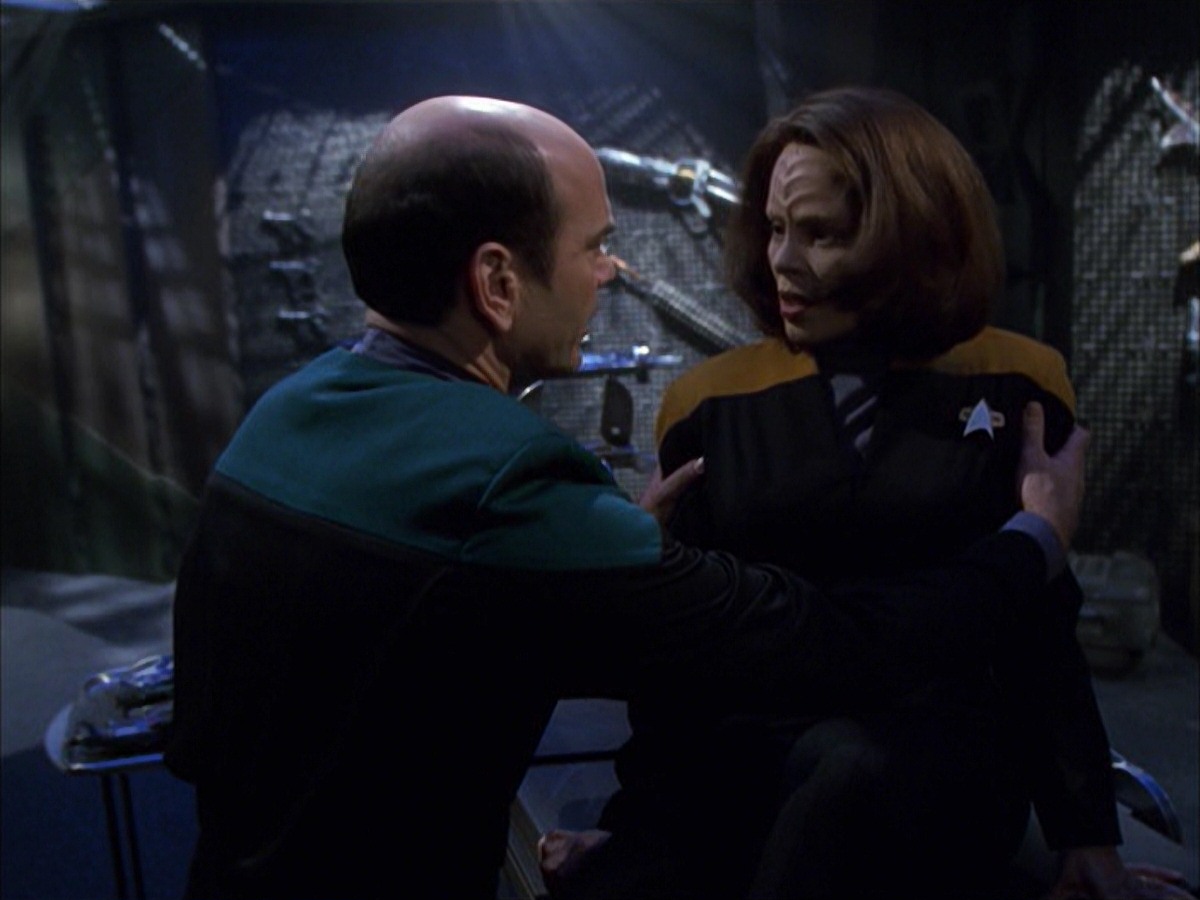 extant_StarTrek_VOY_7x09_7x10-FleshAndBlood_4106.jpg