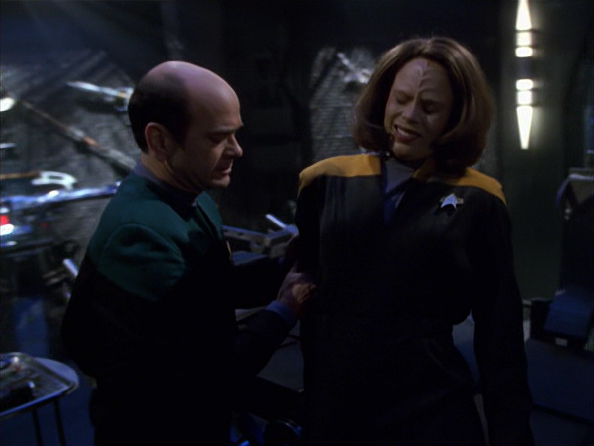 extant_StarTrek_VOY_7x09_7x10-FleshAndBlood_4112.jpg