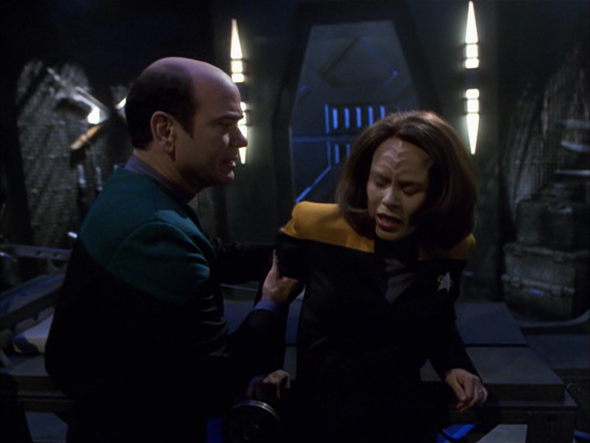 extant_StarTrek_VOY_7x09_7x10-FleshAndBlood_4115.jpg