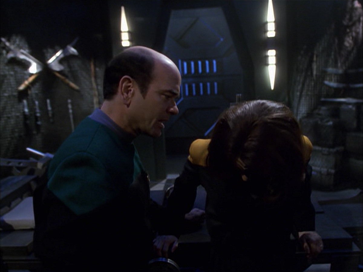 extant_StarTrek_VOY_7x09_7x10-FleshAndBlood_4117.jpg