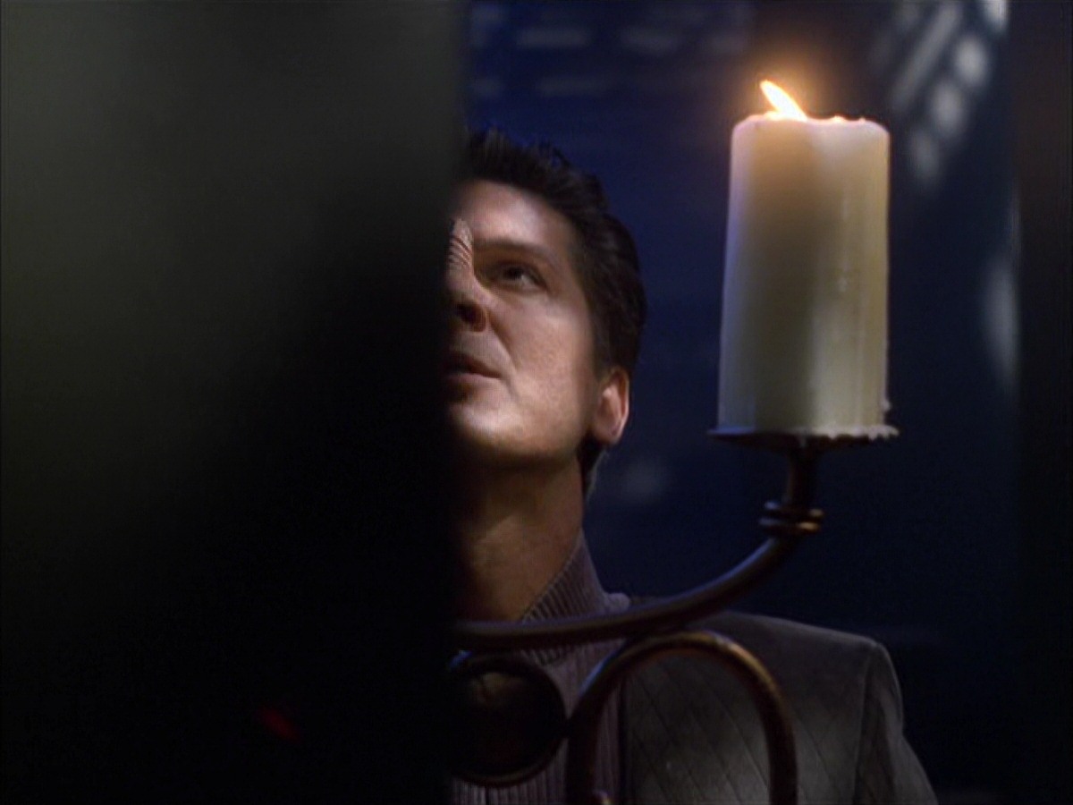 extant_StarTrek_VOY_7x09_7x10-FleshAndBlood_4200.jpg