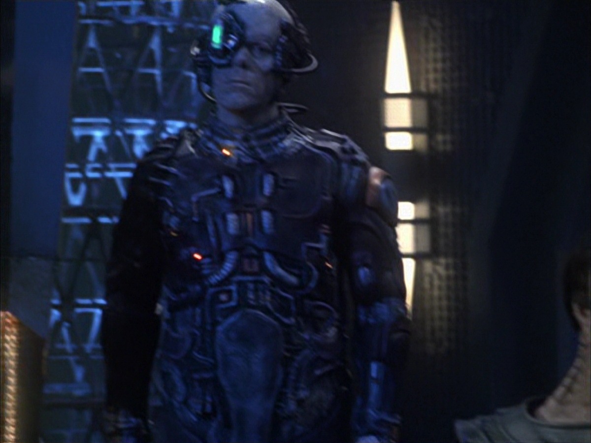 extant_StarTrek_VOY_7x09_7x10-FleshAndBlood_4260.jpg