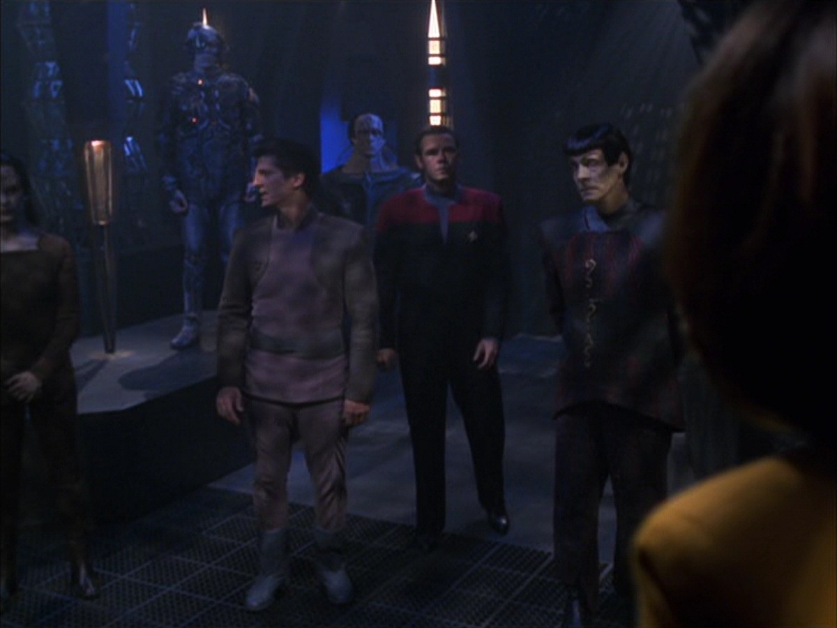extant_StarTrek_VOY_7x09_7x10-FleshAndBlood_4278.jpg