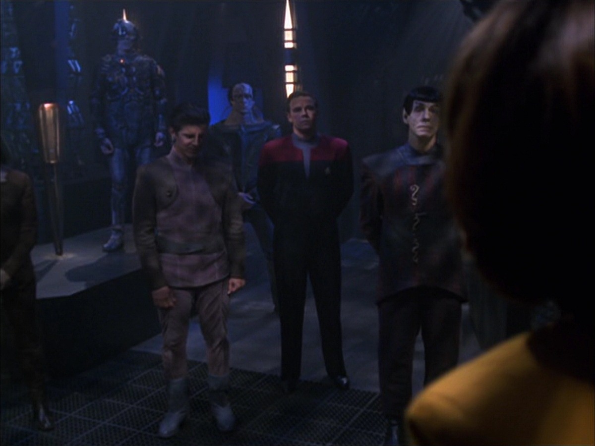 extant_StarTrek_VOY_7x09_7x10-FleshAndBlood_4280.jpg