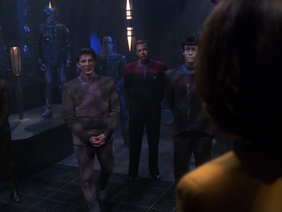 extant_StarTrek_VOY_7x09_7x10-FleshAndBlood_4292.jpg